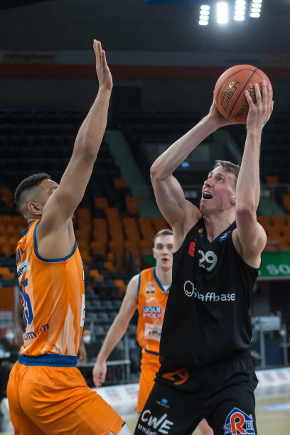 也是维持自 也是维持自