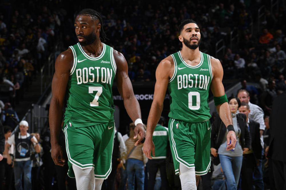 端的发球常 端的发球常